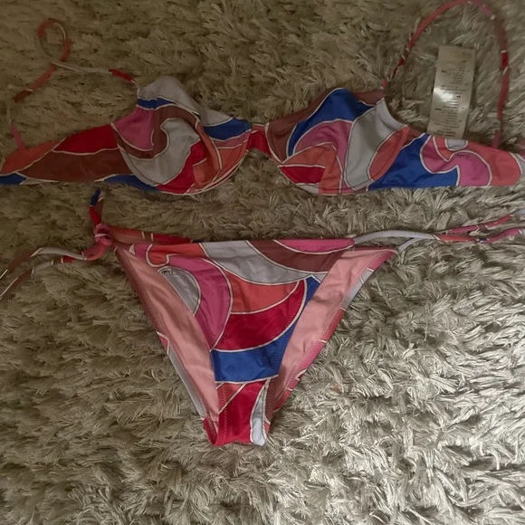 Emilio Pucci
Quirimbas print bikini top and bottom - Picture 8 of 8